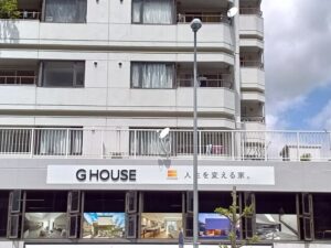 神戸市の住宅メーカー様で施工したアルポリ看板・カルプ文字・ウィンドウサイン全景